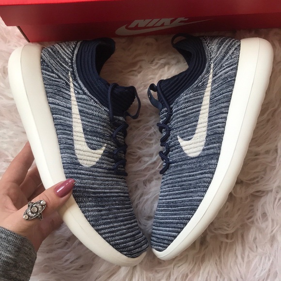 NWT Nike Roshe Two Flyknit Rare - Picture 4 of 8